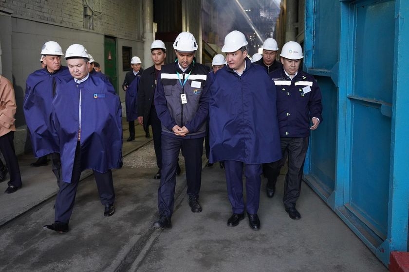 Олжас Бектенов «Kazakhmys Smelting» ЖШС Балқаш мыс қорыту зауытының жұмысымен және Балқашта жаңа мыс қорыту зауытын салу жөніндегі инвестициялық жобаны жүзеге асыру жоспарларымен танысты