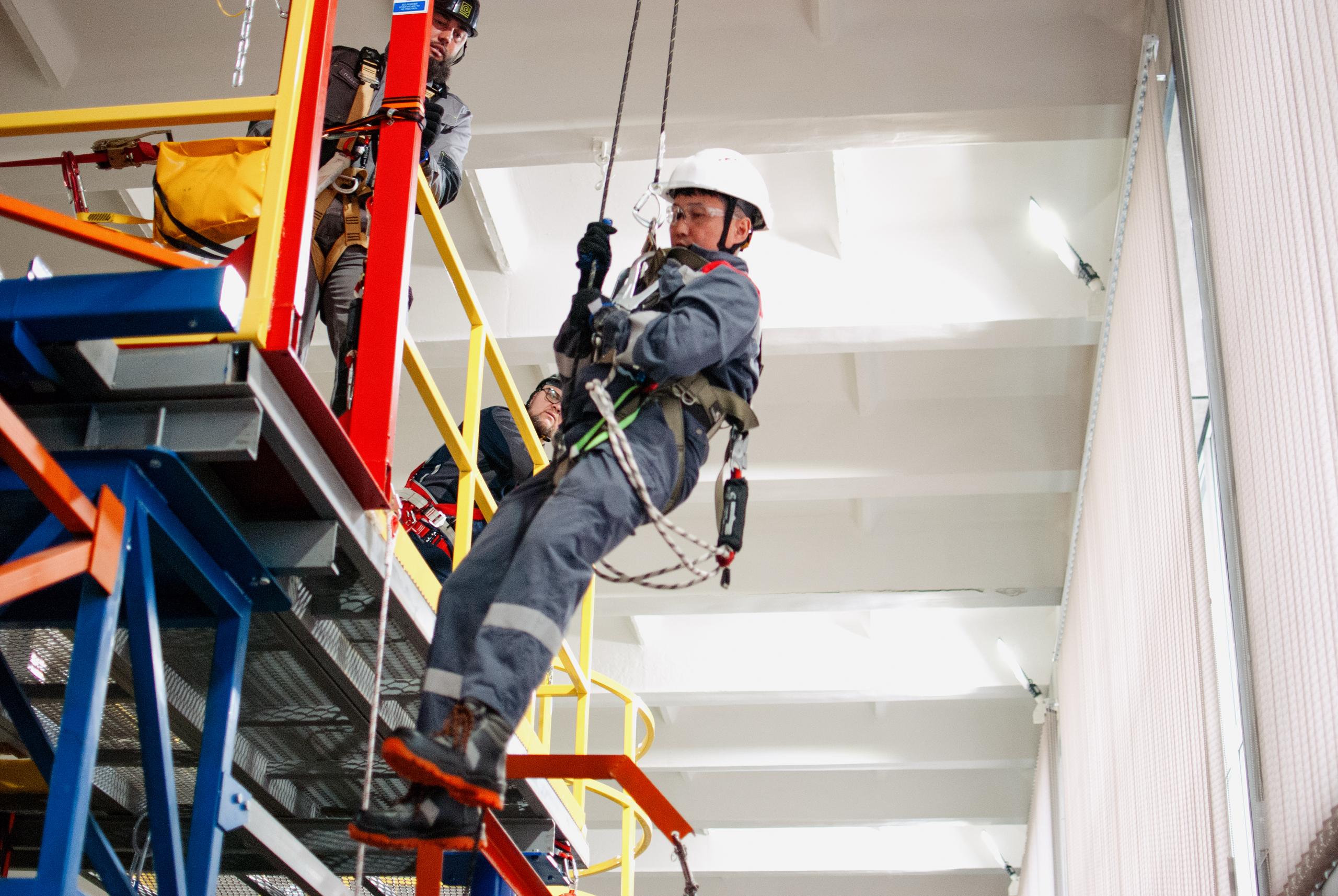 Теміртауда биіктікте қауіпсіз жұмыс істеу эстафетасы өтті